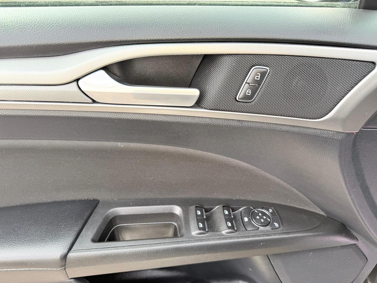 Ford Fusion SE FWD 2019