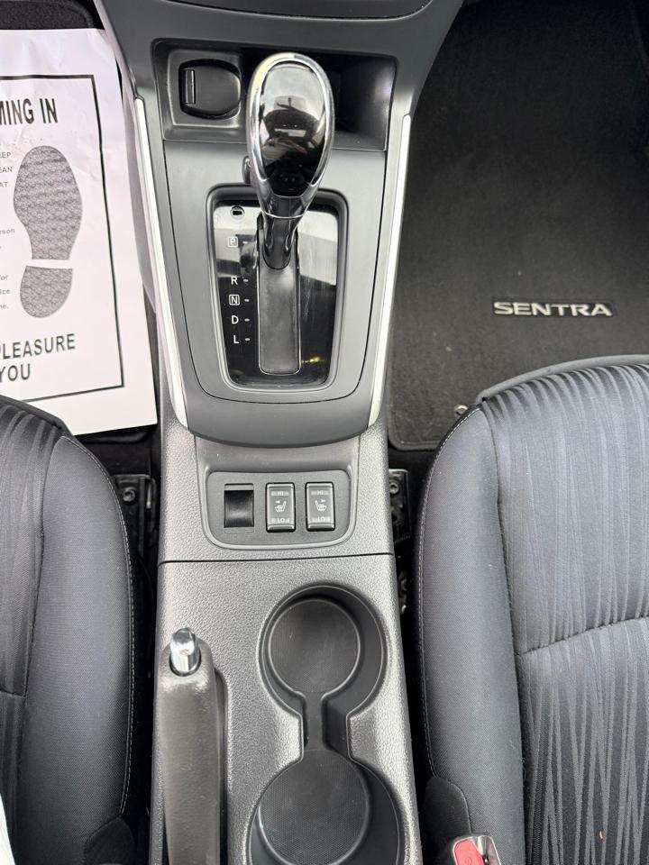 Nissan Sentra 4dr Sdn I4 CVT SV 2016