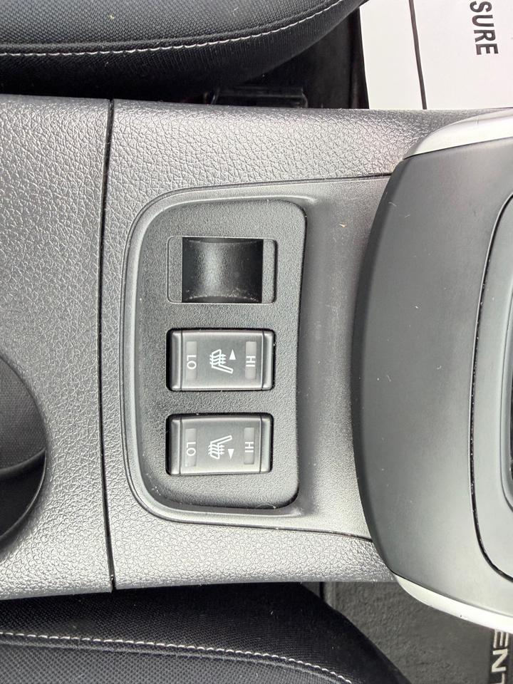 Nissan Sentra 4dr Sdn I4 CVT SV 2016