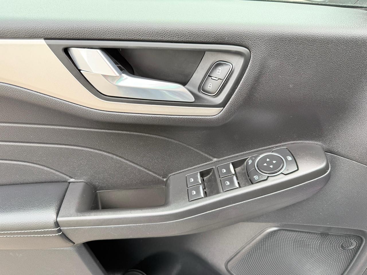 Ford Escape SE FWD 2021