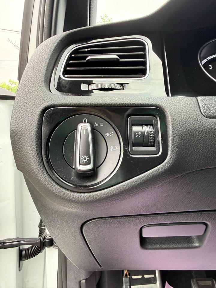 Volkswagen Golf R 4-Door Manual w/DCC/Nav 2017