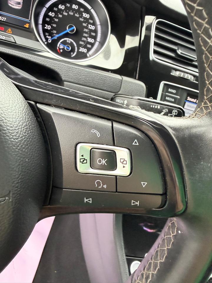 Volkswagen Golf R 4-Door Manual w/DCC/Nav 2017