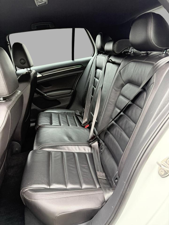 Volkswagen Golf R 4-Door Manual w/DCC/Nav 2017