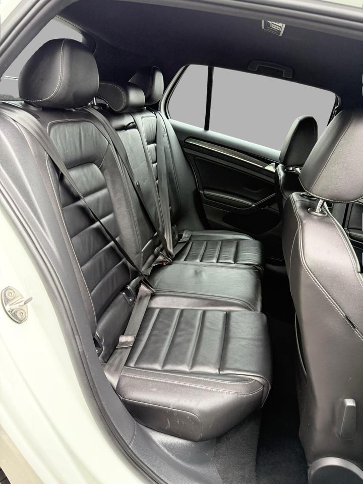 Volkswagen Golf R 4-Door Manual w/DCC/Nav 2017