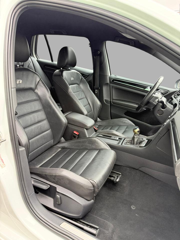 Volkswagen Golf R 4-Door Manual w/DCC/Nav 2017