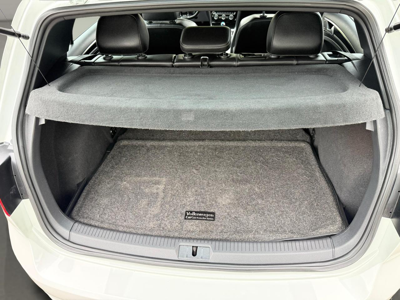 Volkswagen Golf R 4-Door Manual w/DCC/Nav 2017