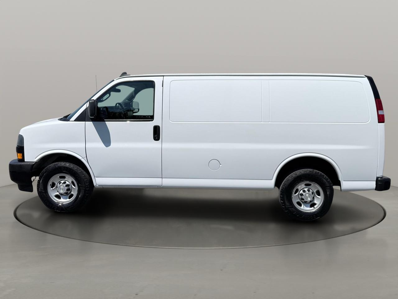Chevrolet Express Cargo Van RWD 2500 135" 2021