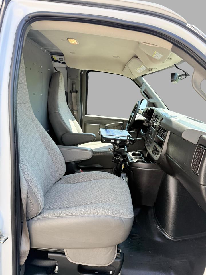 Chevrolet Express Cargo Van RWD 2500 135" 2021