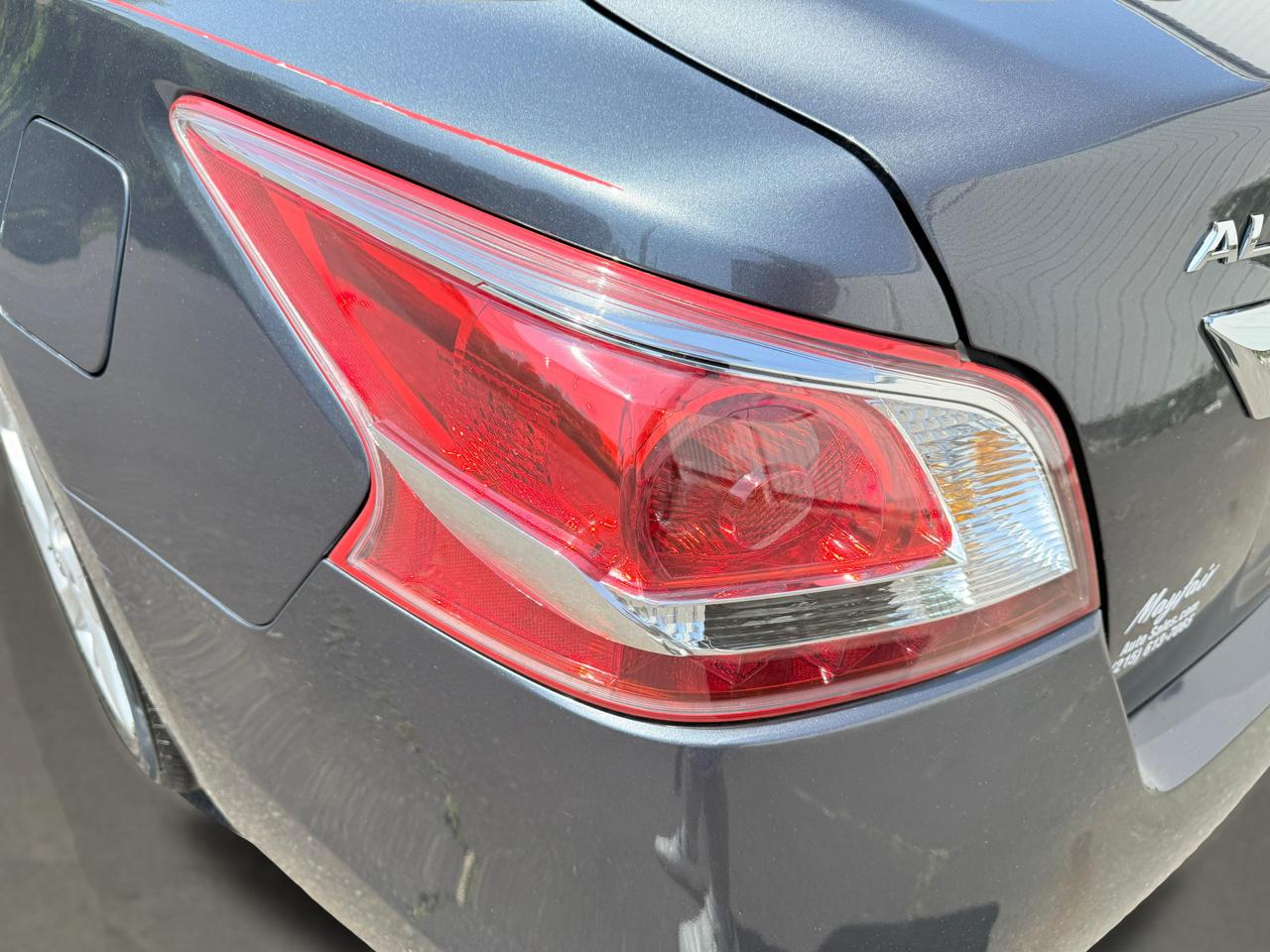 Nissan Altima 4dr Sdn I4 2.5 SV 2013