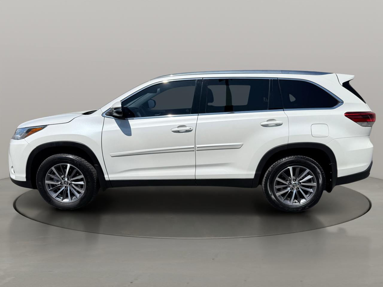 Toyota Highlander XLE V6 AWD (Natl) 2019