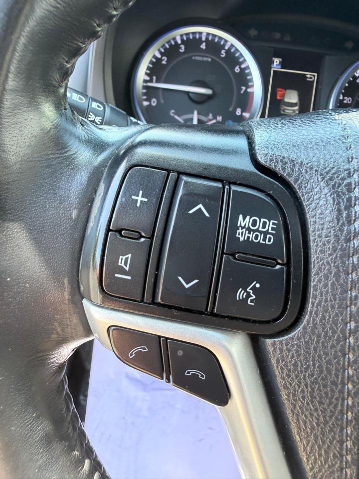 Toyota Highlander XLE V6 AWD (Natl) 2019