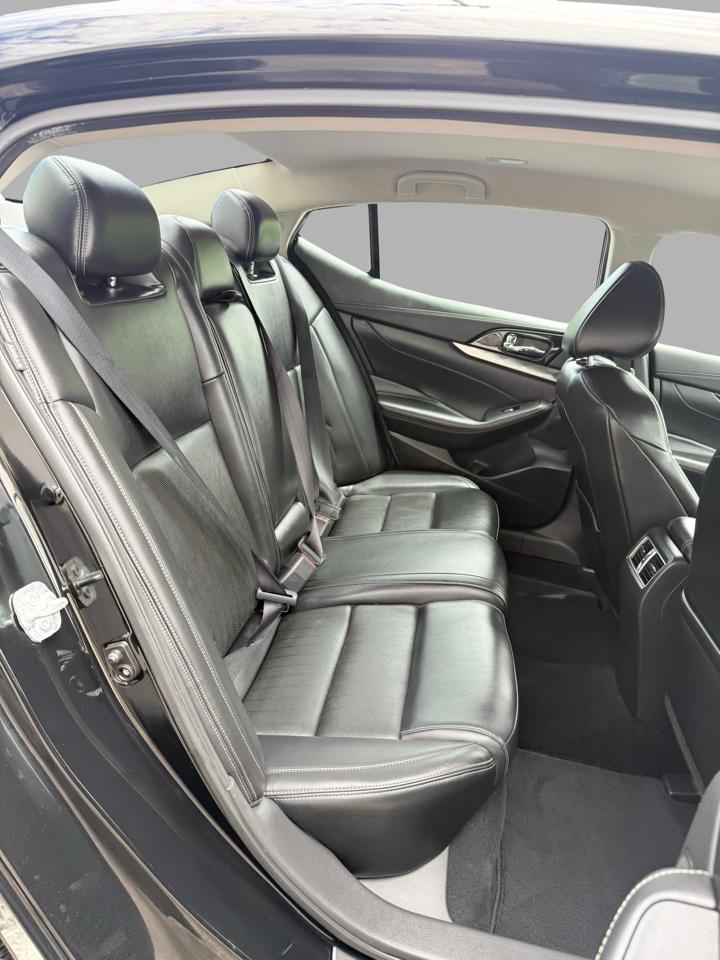 Nissan Maxima SV 3.5L 2020