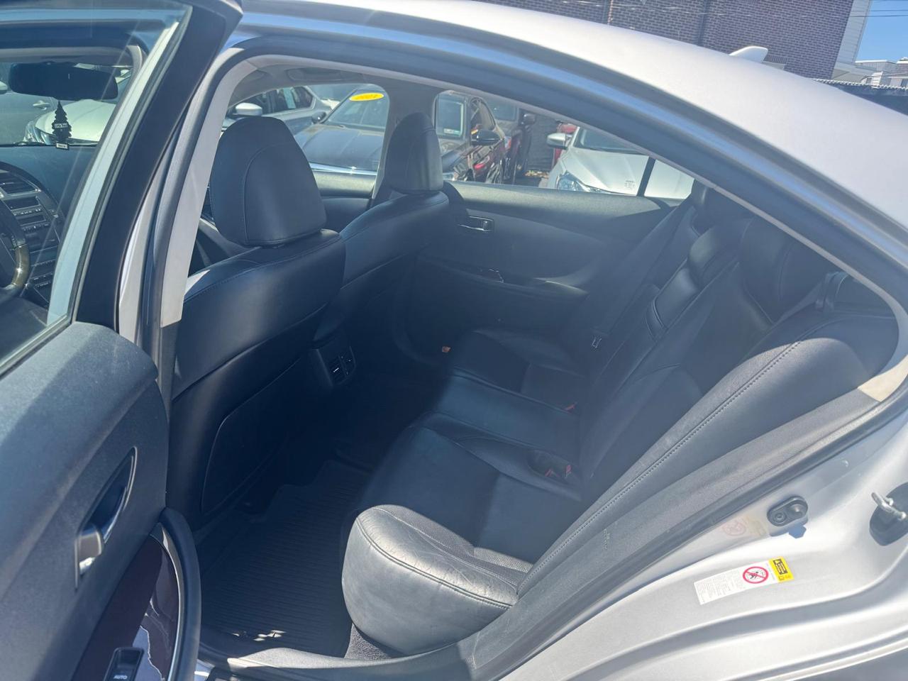 Lexus ES 350 4dr Sdn 2010