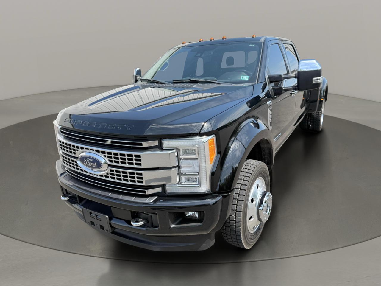 Ford Super Duty F-450 DRW Platinum 4WD Crew Cab 8' Box 2018