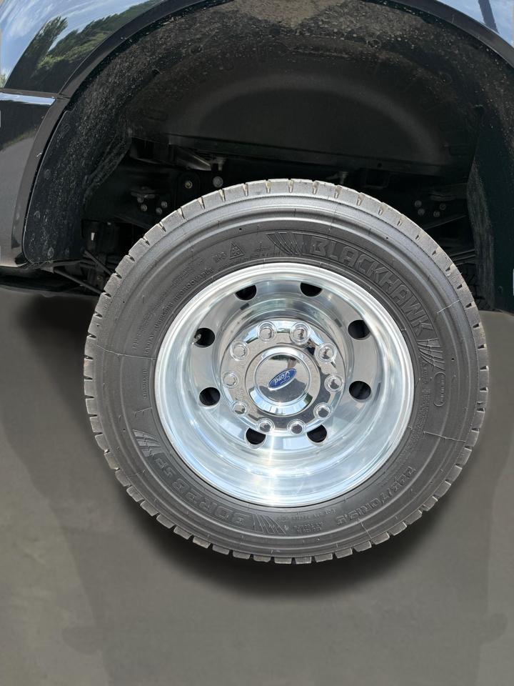 Ford Super Duty F-450 DRW Platinum 4WD Crew Cab 8' Box 2018
