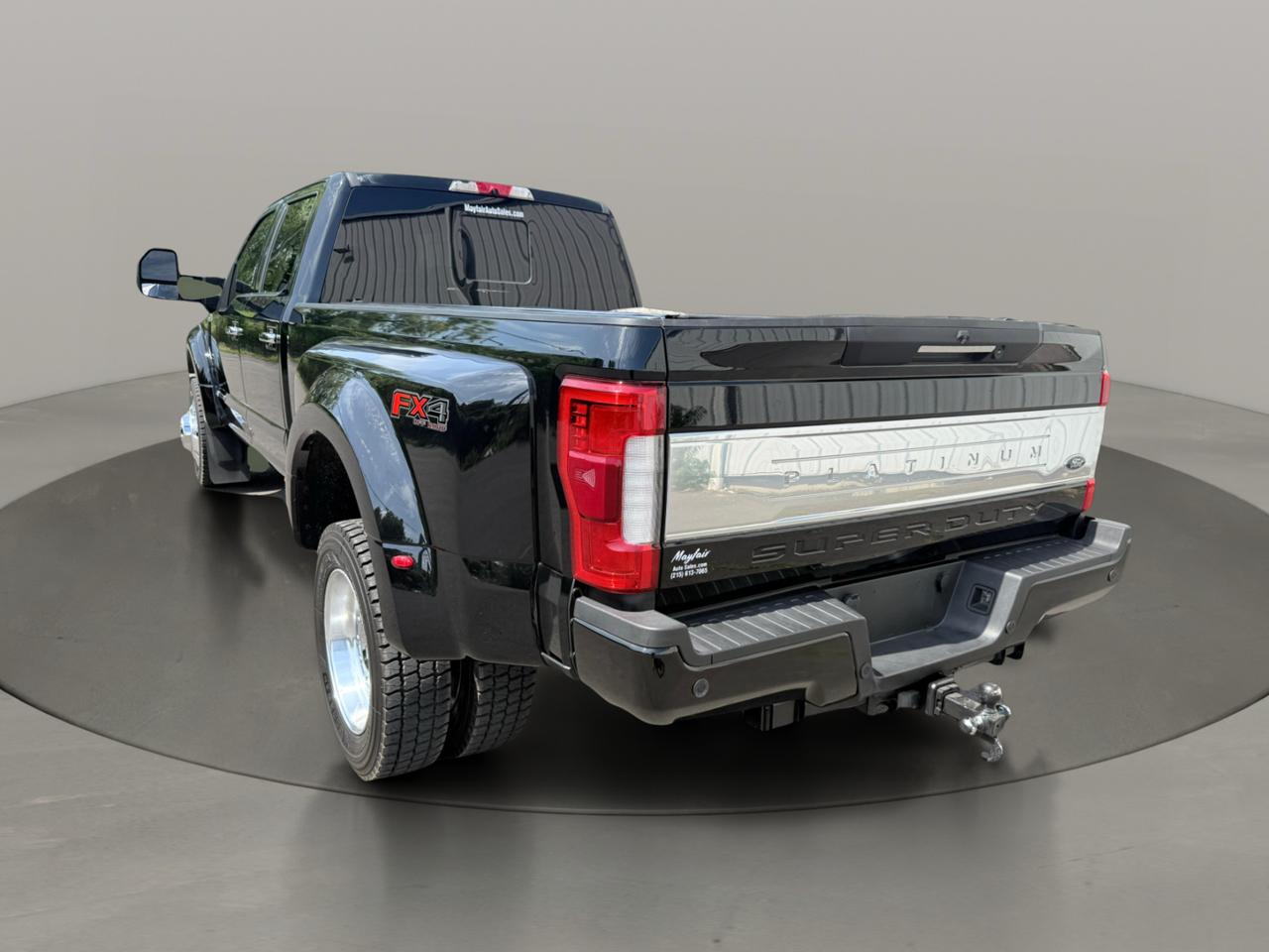 Ford Super Duty F-450 DRW Platinum 4WD Crew Cab 8' Box 2018