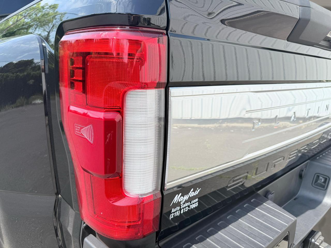 Ford Super Duty F-450 DRW Platinum 4WD Crew Cab 8' Box 2018