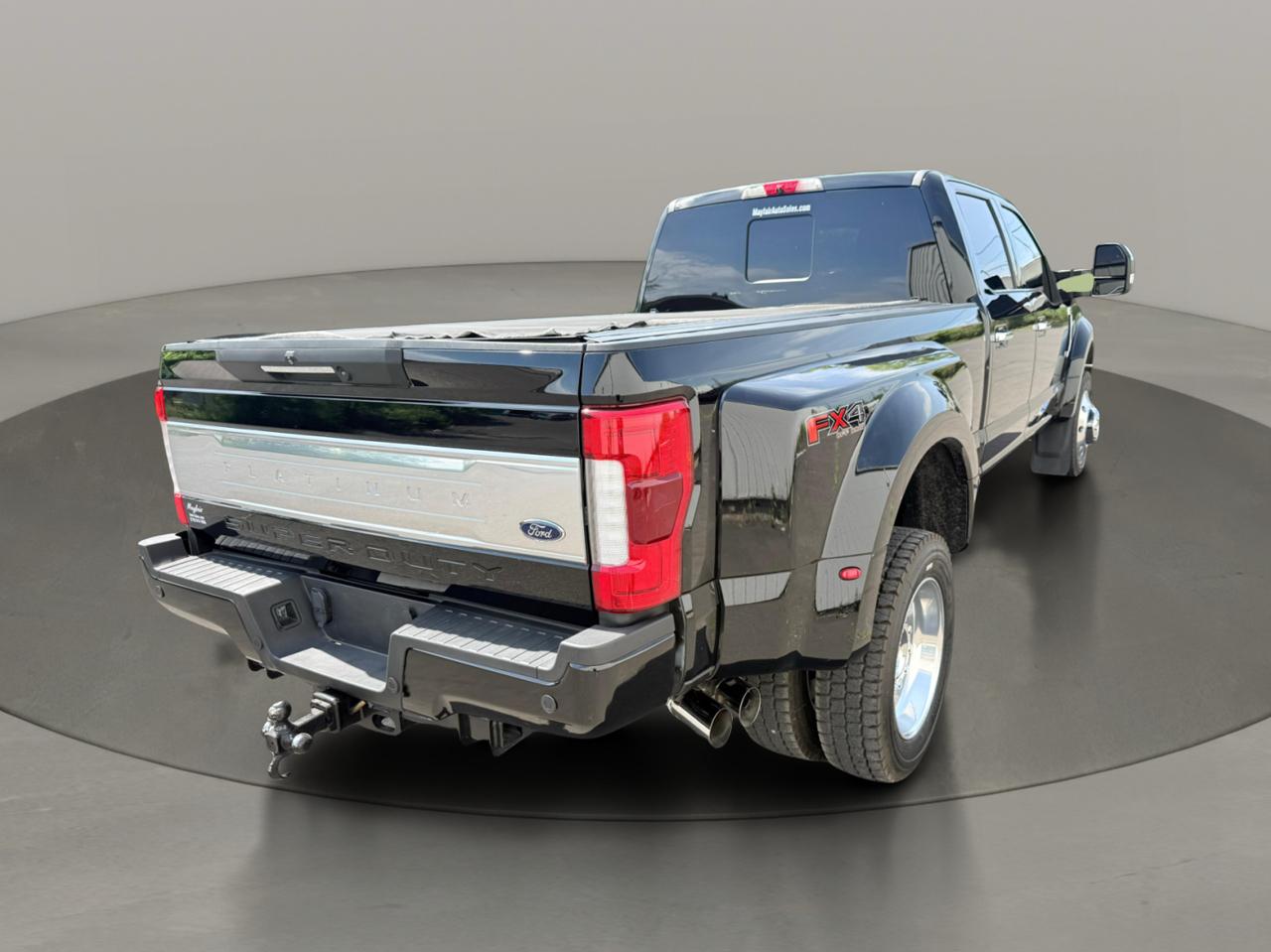 Ford Super Duty F-450 DRW Platinum 4WD Crew Cab 8' Box 2018
