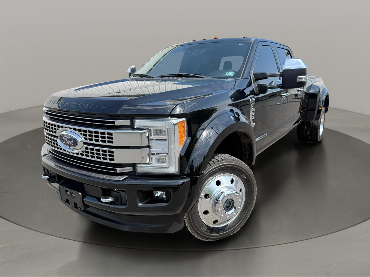 2018 Ford Super Duty F-450 DRW Platinum 4WD Crew Cab 8' Box