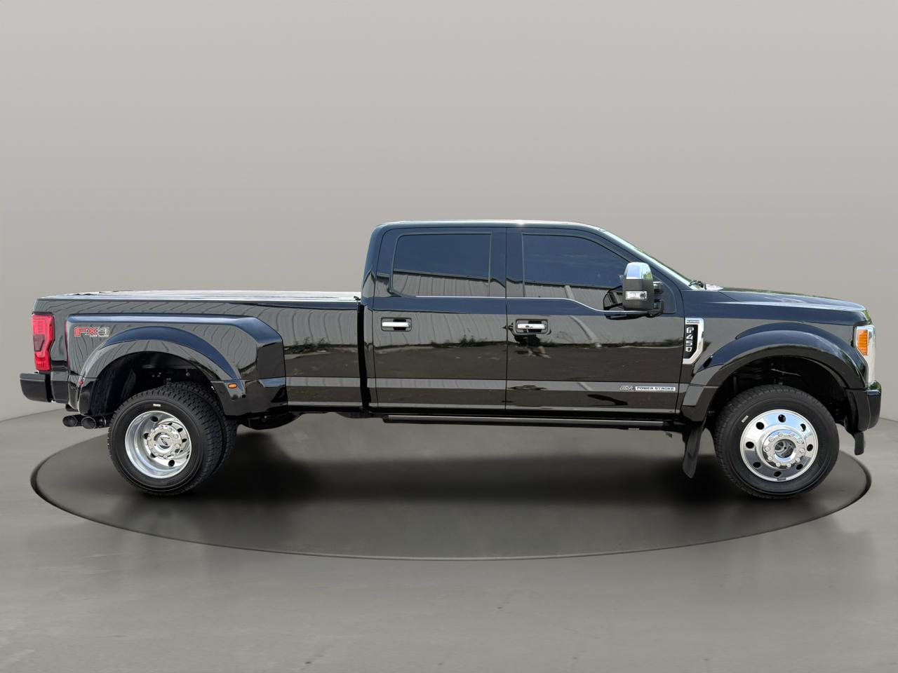 Ford Super Duty F-450 DRW Platinum 4WD Crew Cab 8' Box 2018