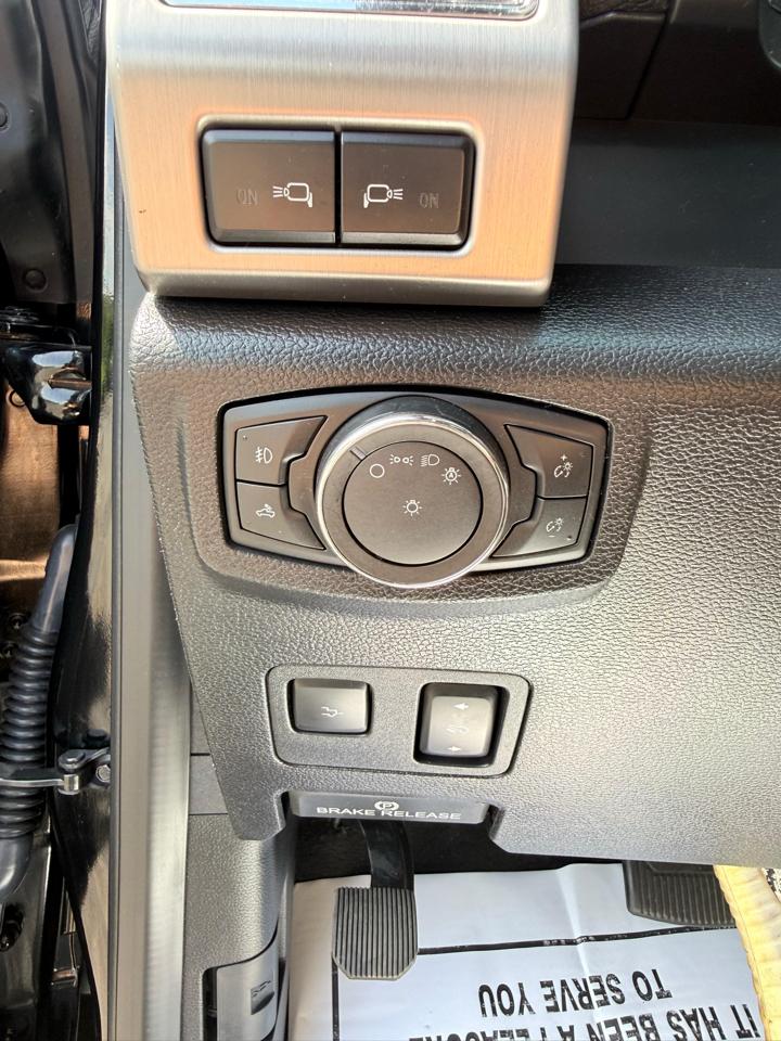 Ford Super Duty F-450 DRW Platinum 4WD Crew Cab 8' Box 2018