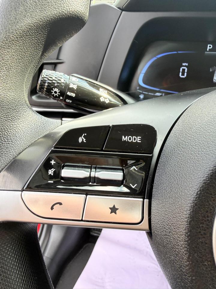 Hyundai Elantra SE IVT 2025