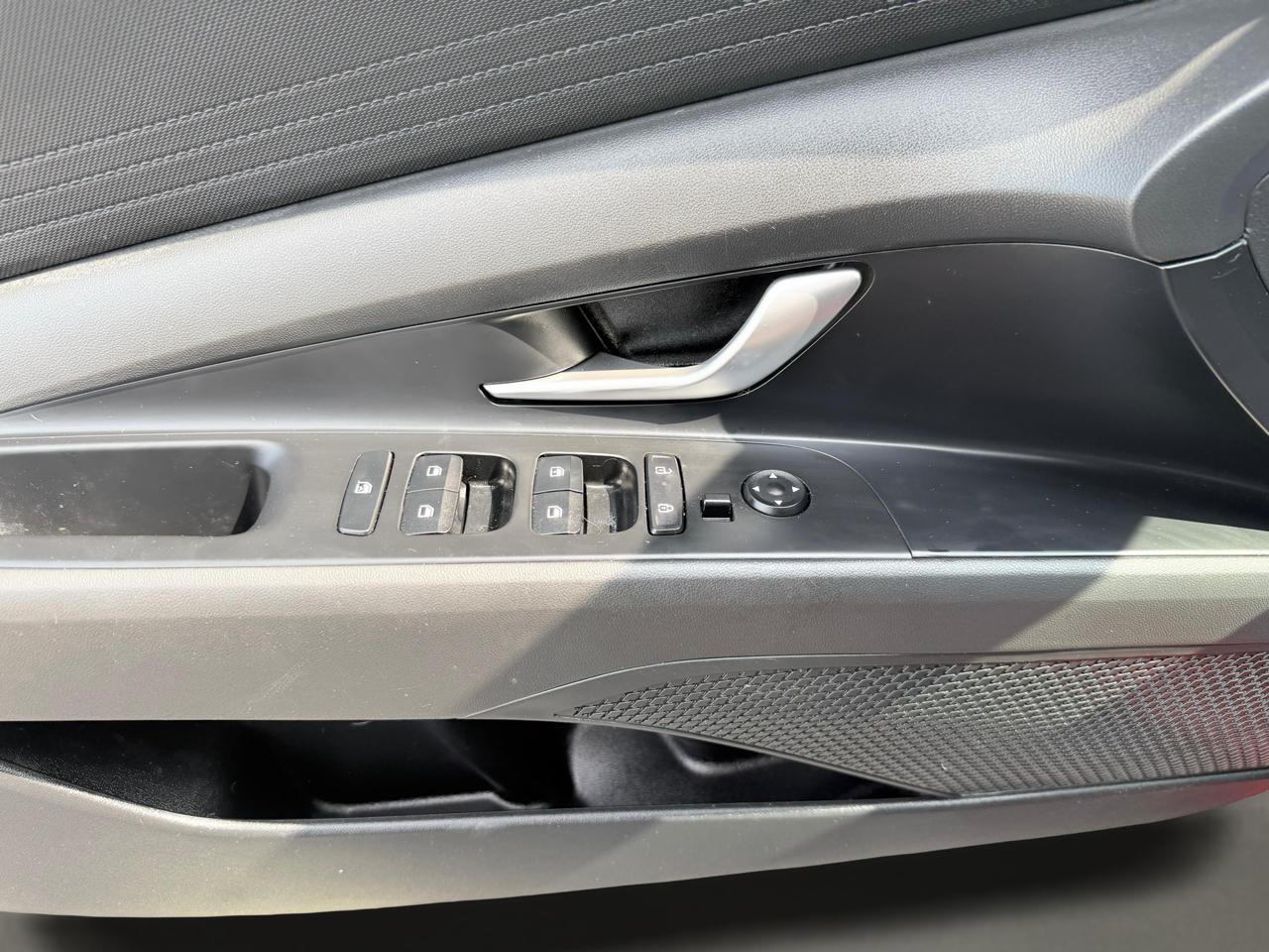 Hyundai Elantra SE IVT 2025