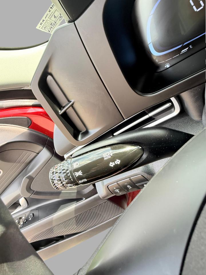 Hyundai Elantra SE IVT 2025
