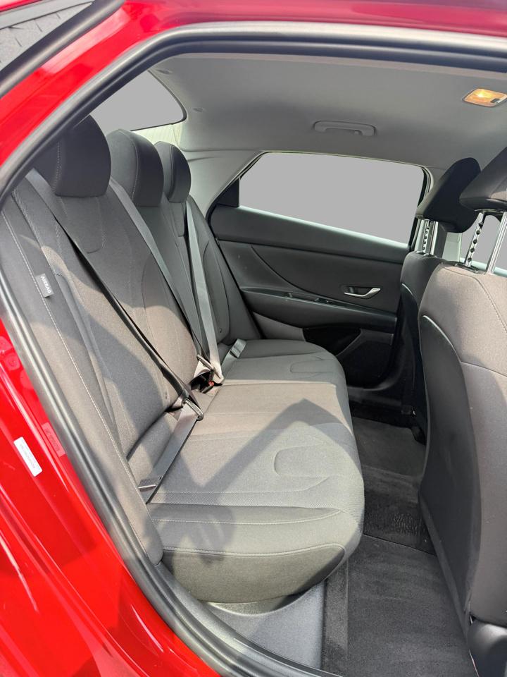 Hyundai Elantra SE IVT 2025