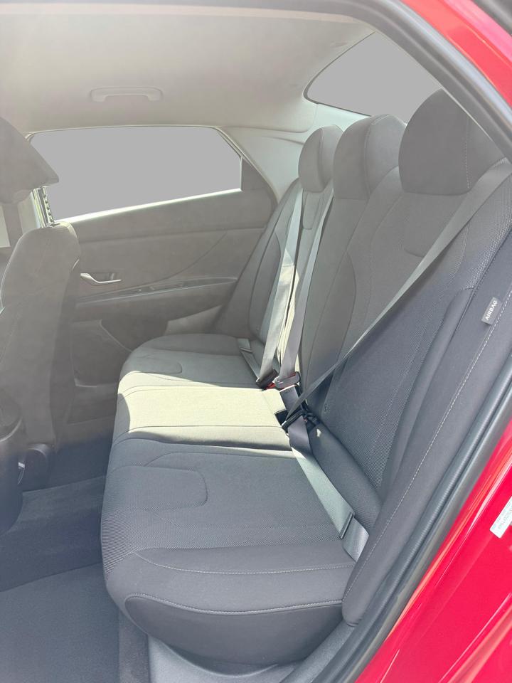 Hyundai Elantra SE IVT 2025