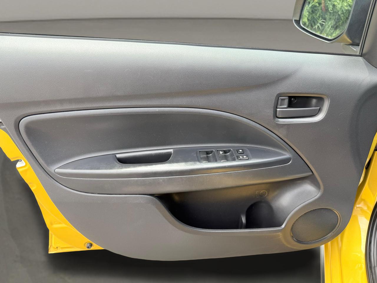 Mitsubishi Mirage ES CVT 2024