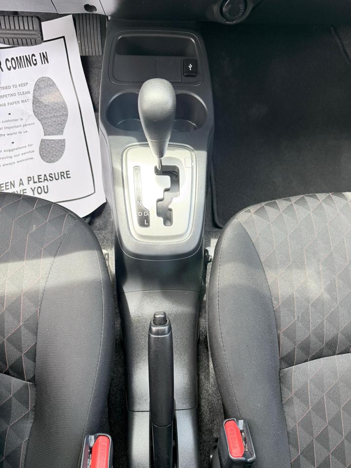 Mitsubishi Mirage ES CVT 2024