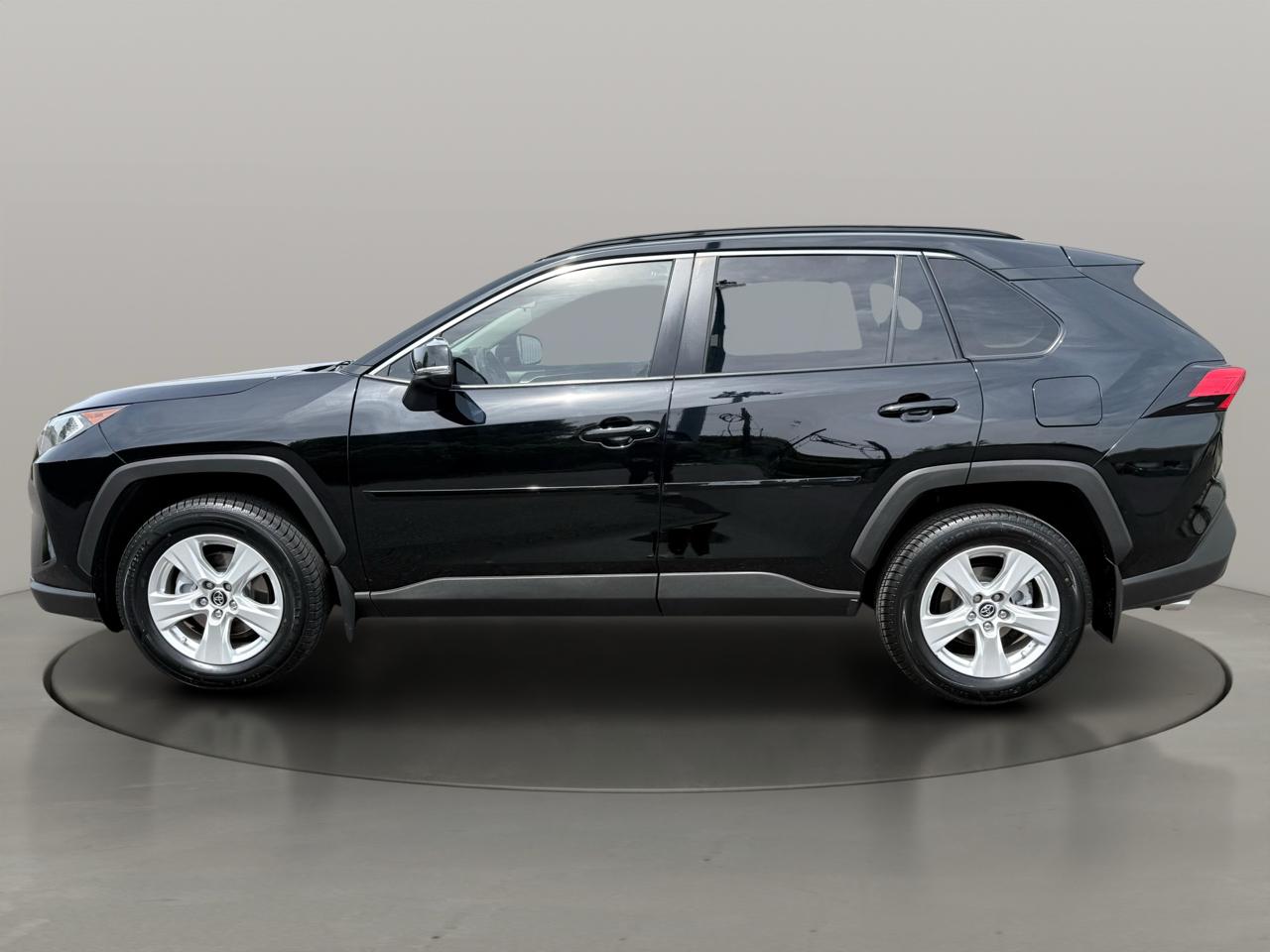 Toyota RAV4 XLE AWD (Natl) 2019