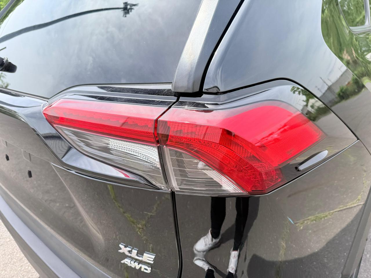 Toyota RAV4 XLE AWD (Natl) 2019