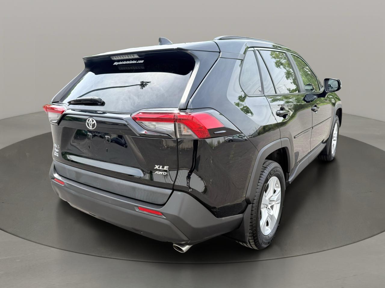 Toyota RAV4 XLE AWD (Natl) 2019
