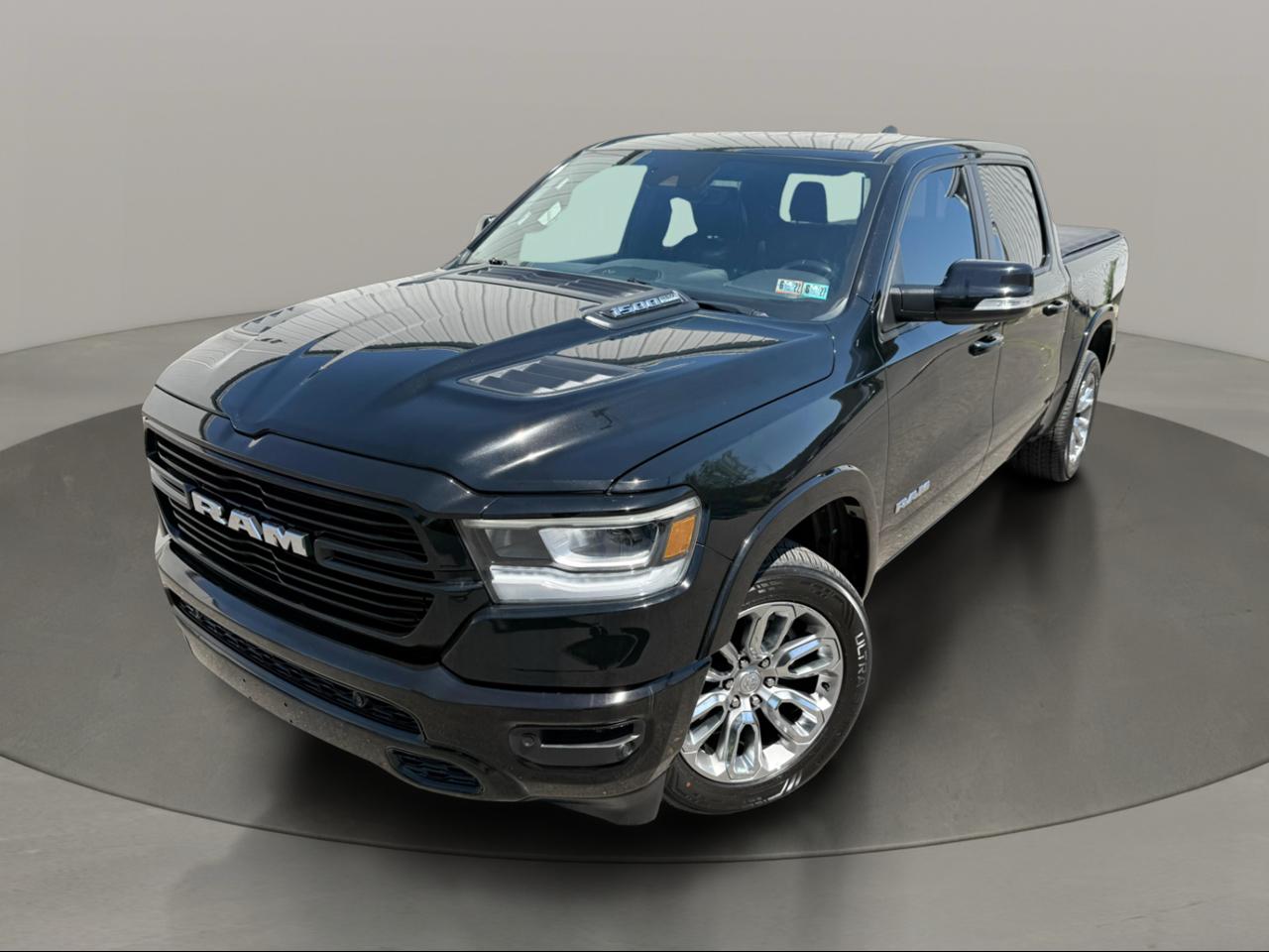 RAM 1500 Laramie 4x4 Crew Cab 5'7" Box 2022