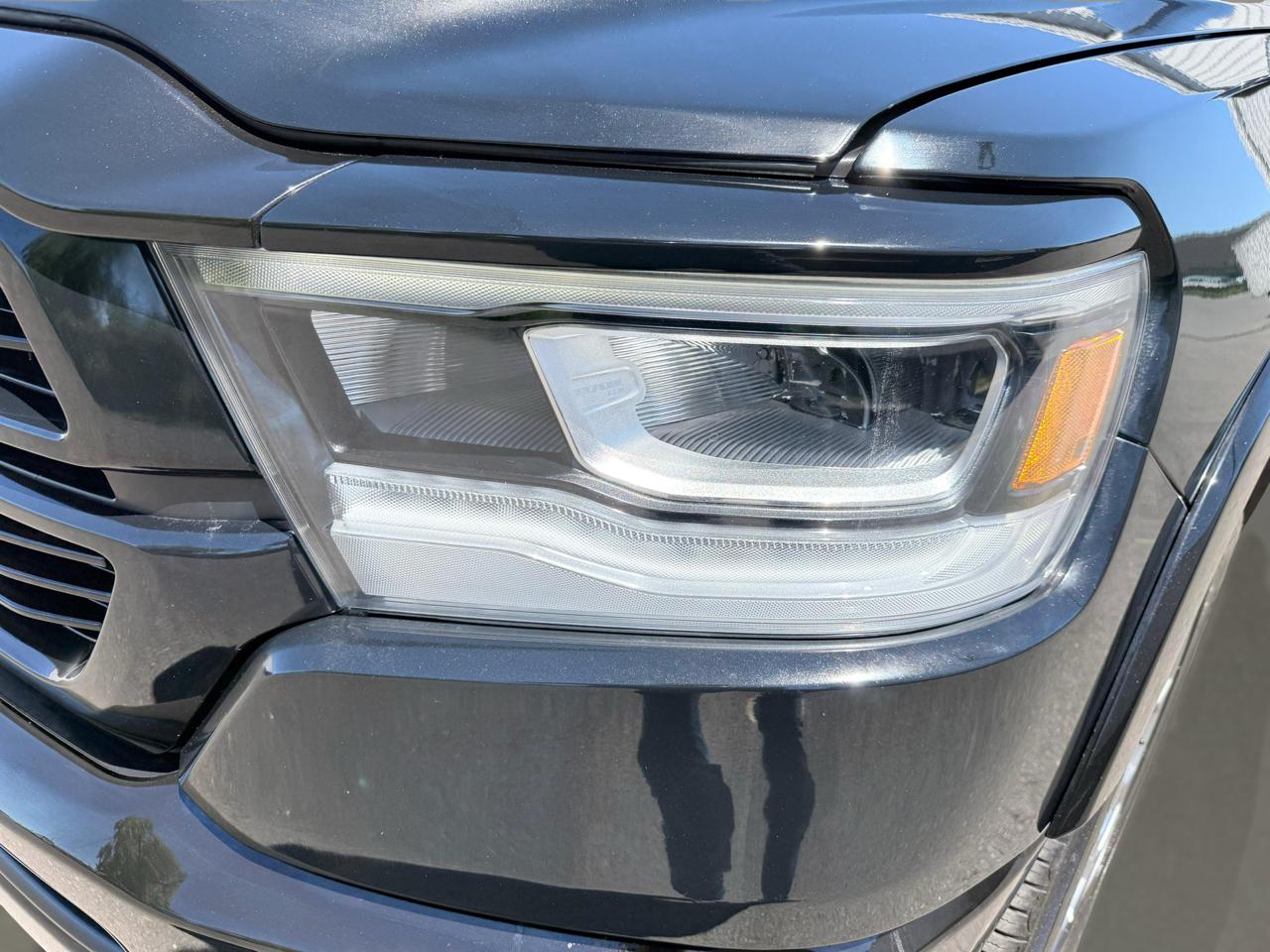 RAM 1500 Laramie 4x4 Crew Cab 5'7" Box 2022