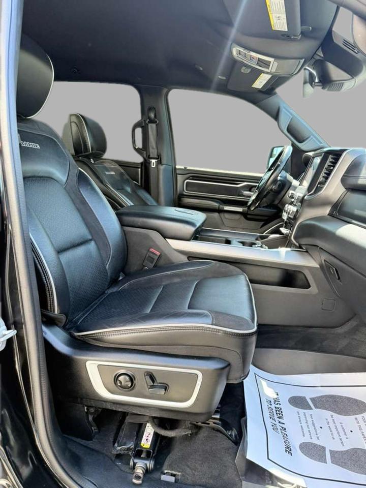 RAM 1500 Laramie 4x4 Crew Cab 5'7" Box 2022