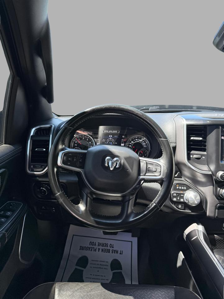 RAM 1500 Laramie 4x4 Crew Cab 5'7" Box 2022