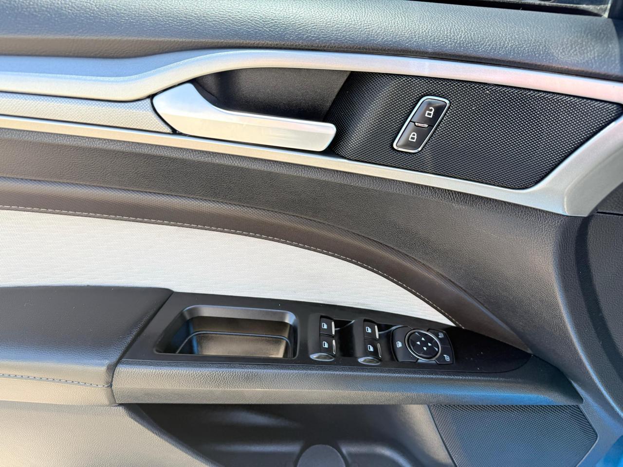 Ford Fusion SE FWD 2020