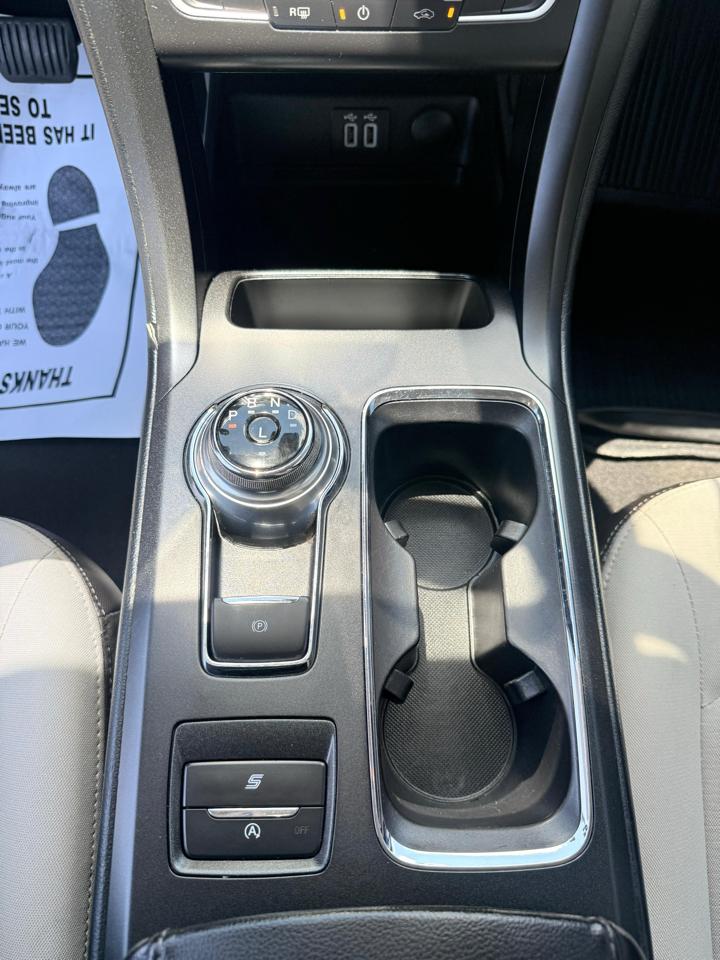 Ford Fusion SE FWD 2020