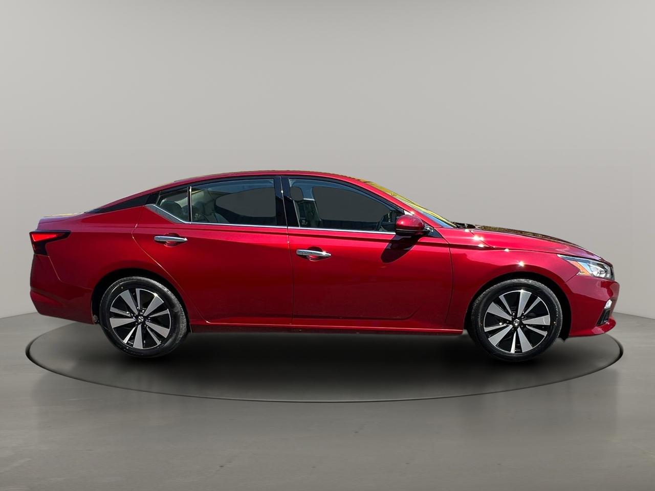 Nissan Altima 2.5 SV Sedan 2020