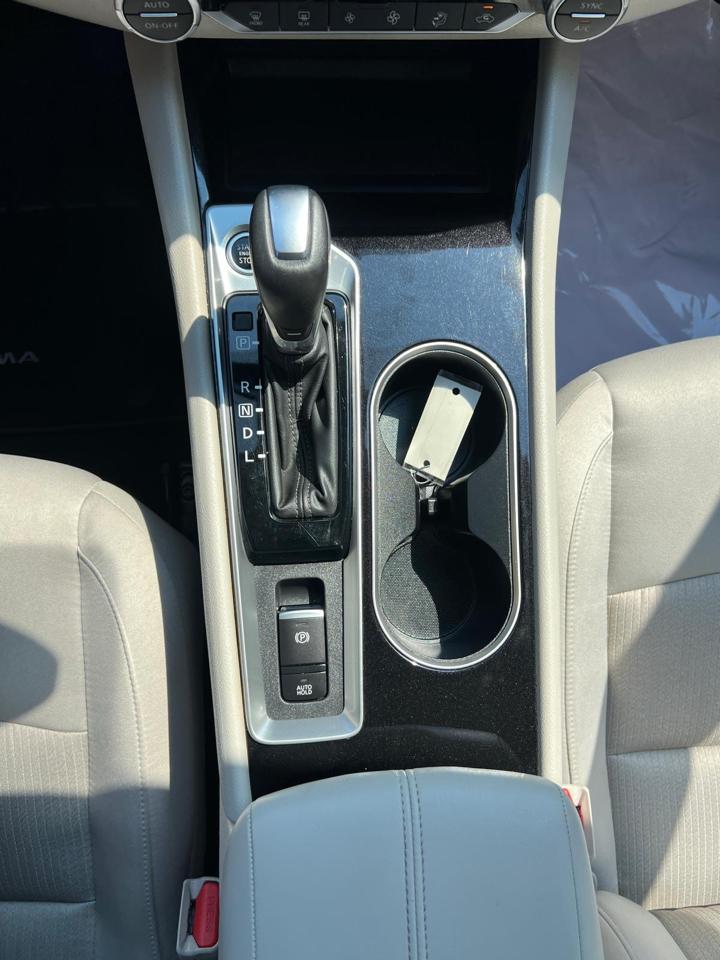 Nissan Altima 2.5 SV Sedan 2020