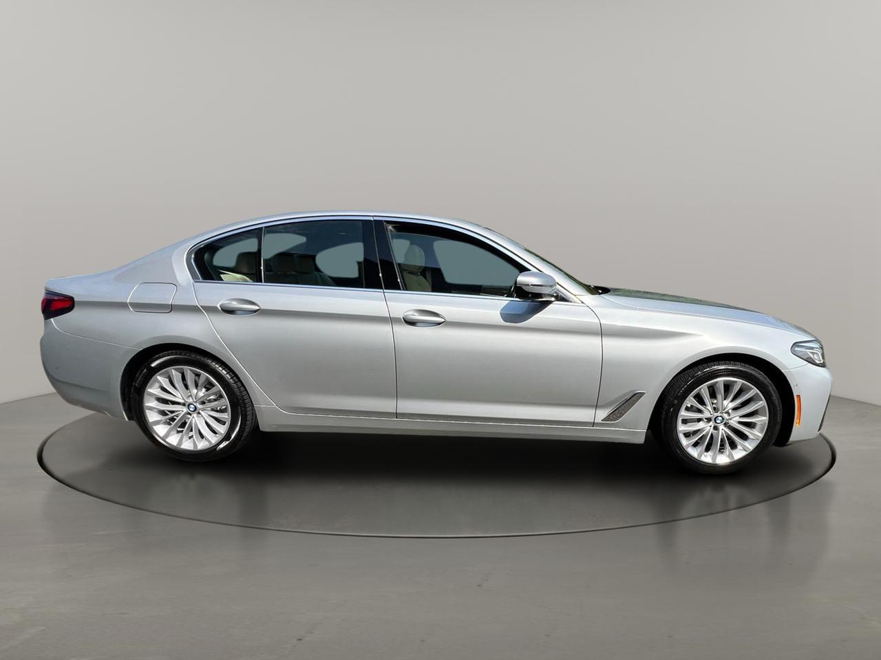 BMW 5 Series 530i xDrive Sedan 2021