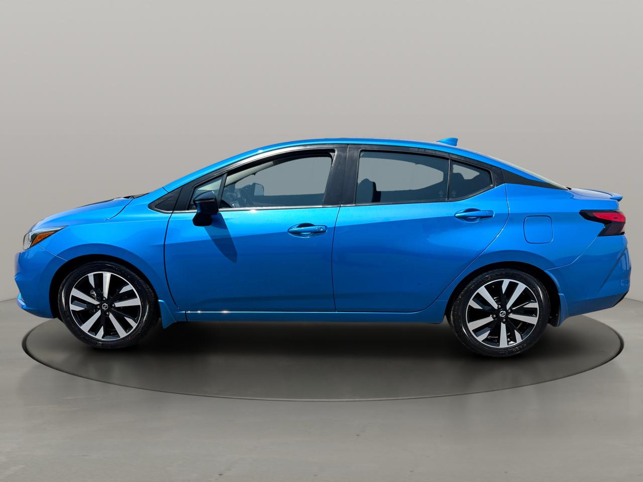 Nissan Versa SR CVT 2022