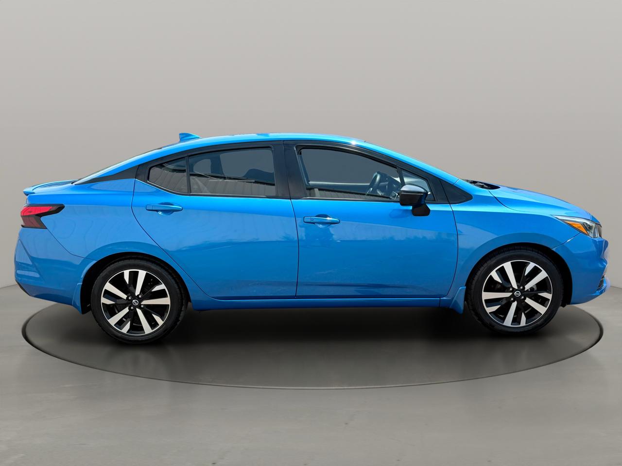 Nissan Versa SR CVT 2022