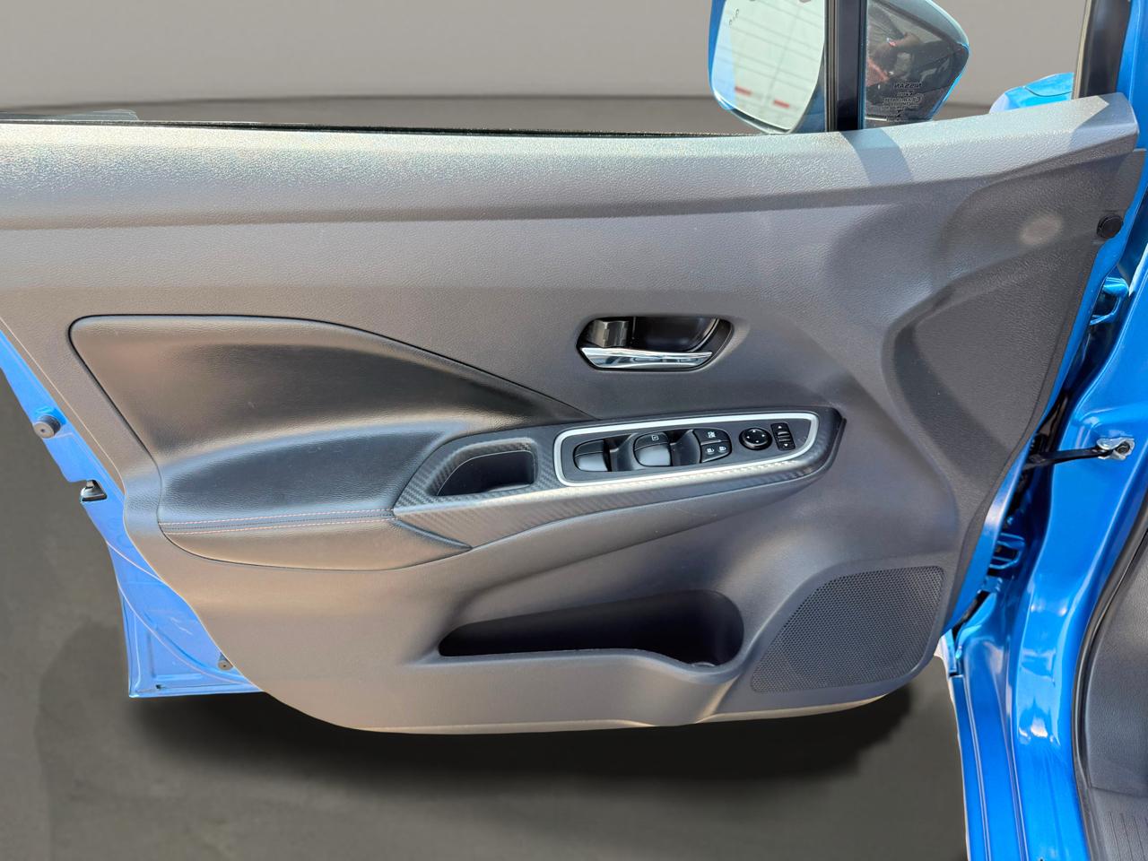 Nissan Versa SR CVT 2022