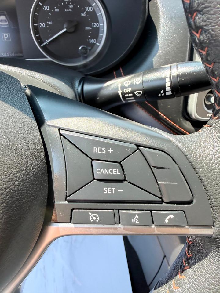 Nissan Versa SR CVT 2022
