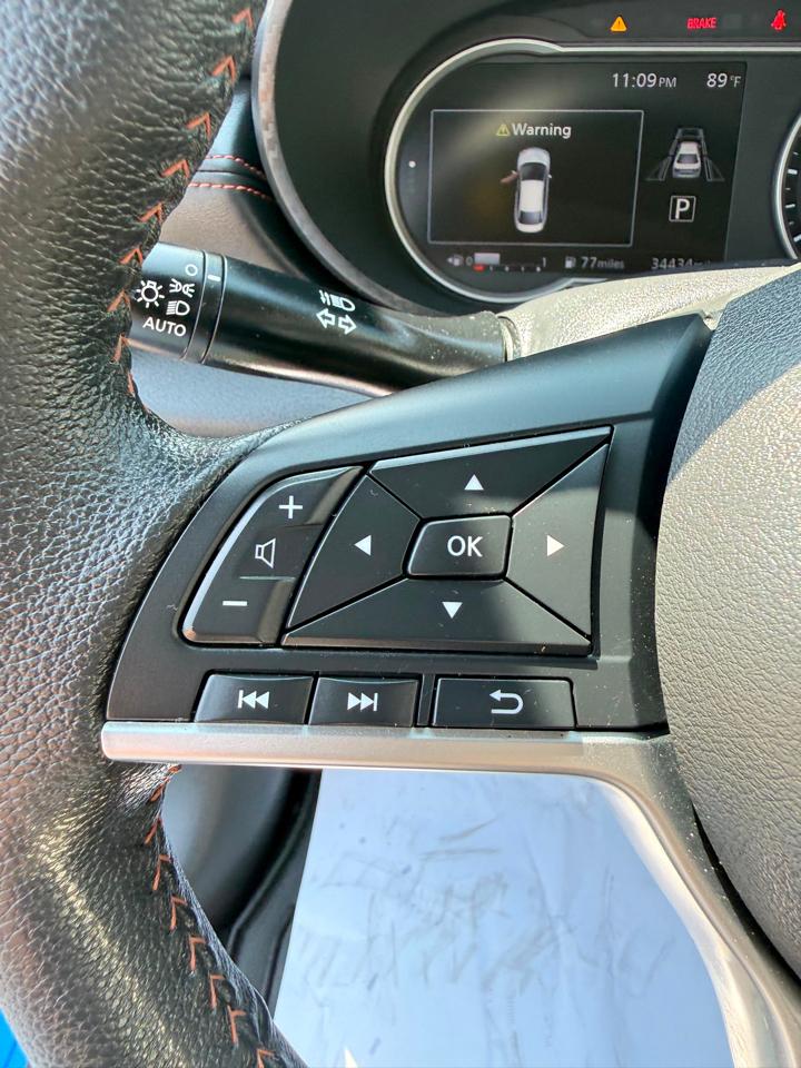Nissan Versa SR CVT 2022