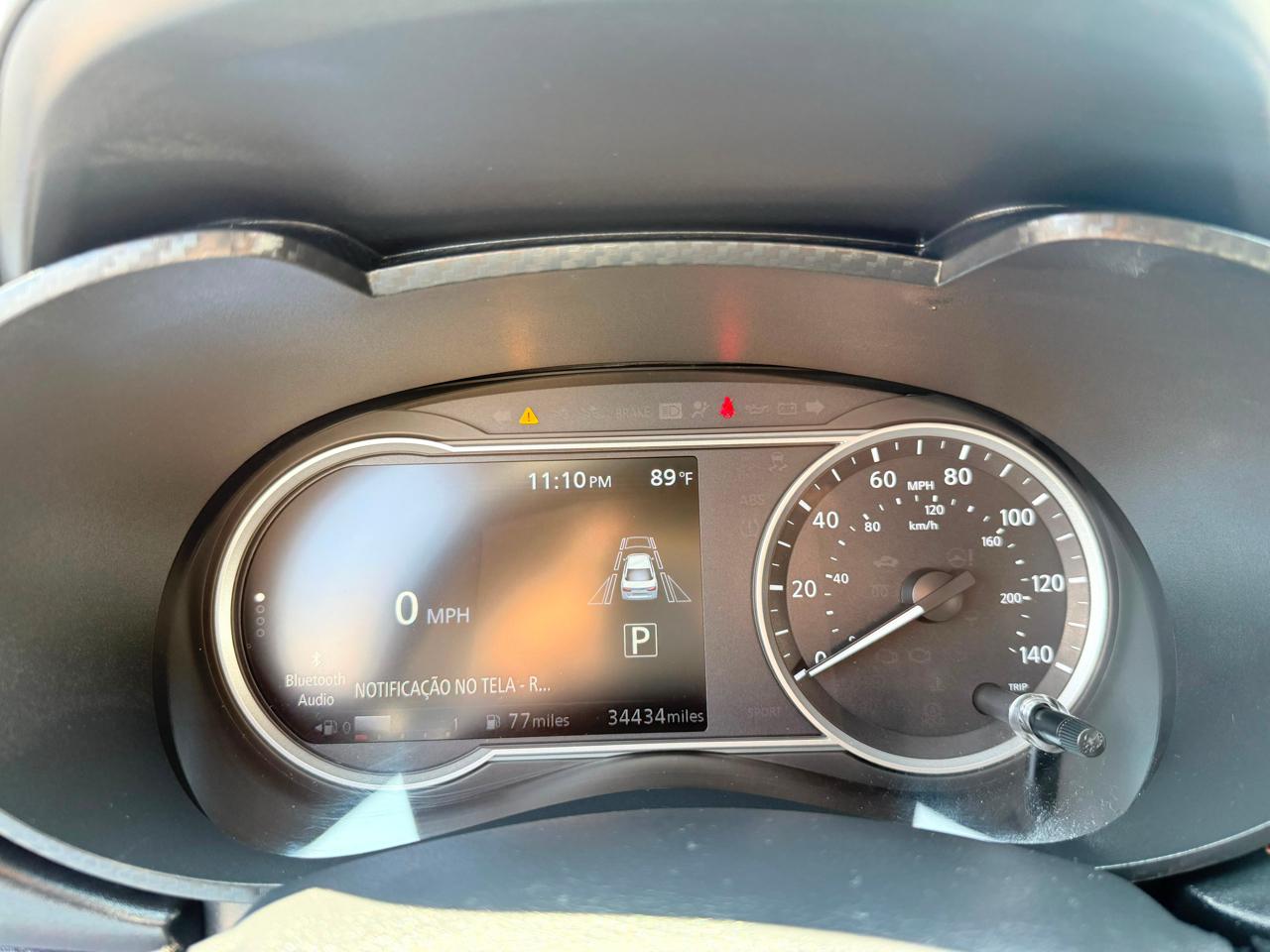 Nissan Versa SR CVT 2022